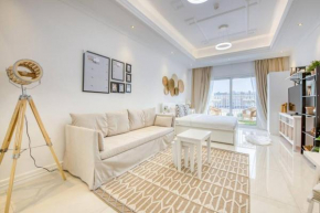 Studio Apartment in Vincitore Palacio Arjan